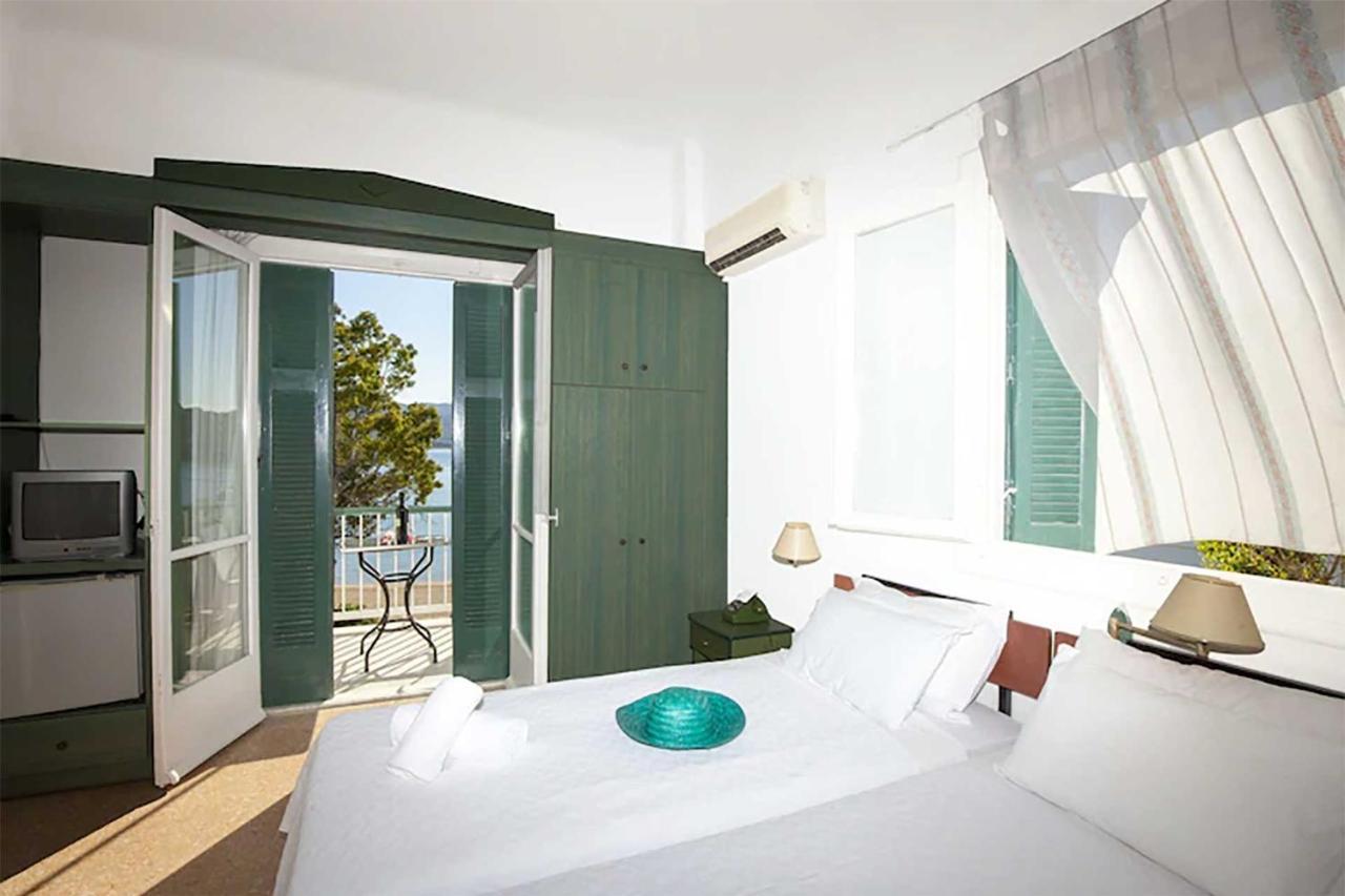 Ancora Hotel Poros Town 外观 照片